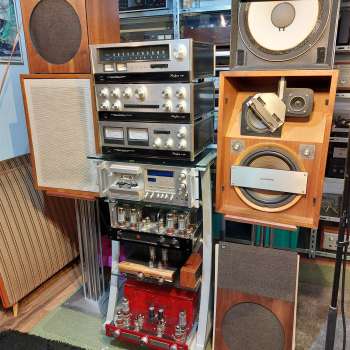 Preview: ACCUPHASE T 100 Tuner  P 300 Endstufe  C200 Vorverstärker Anlage Japan 1976